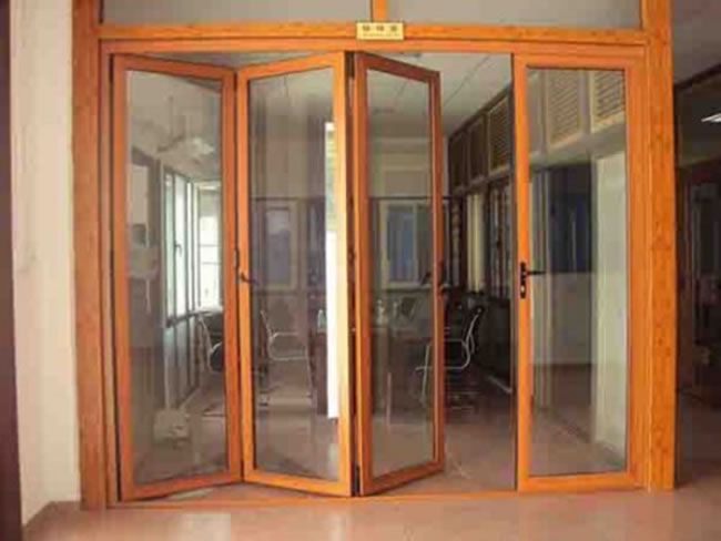 Cửa kính cường lực khung gỗ Vinh Nghệ An
